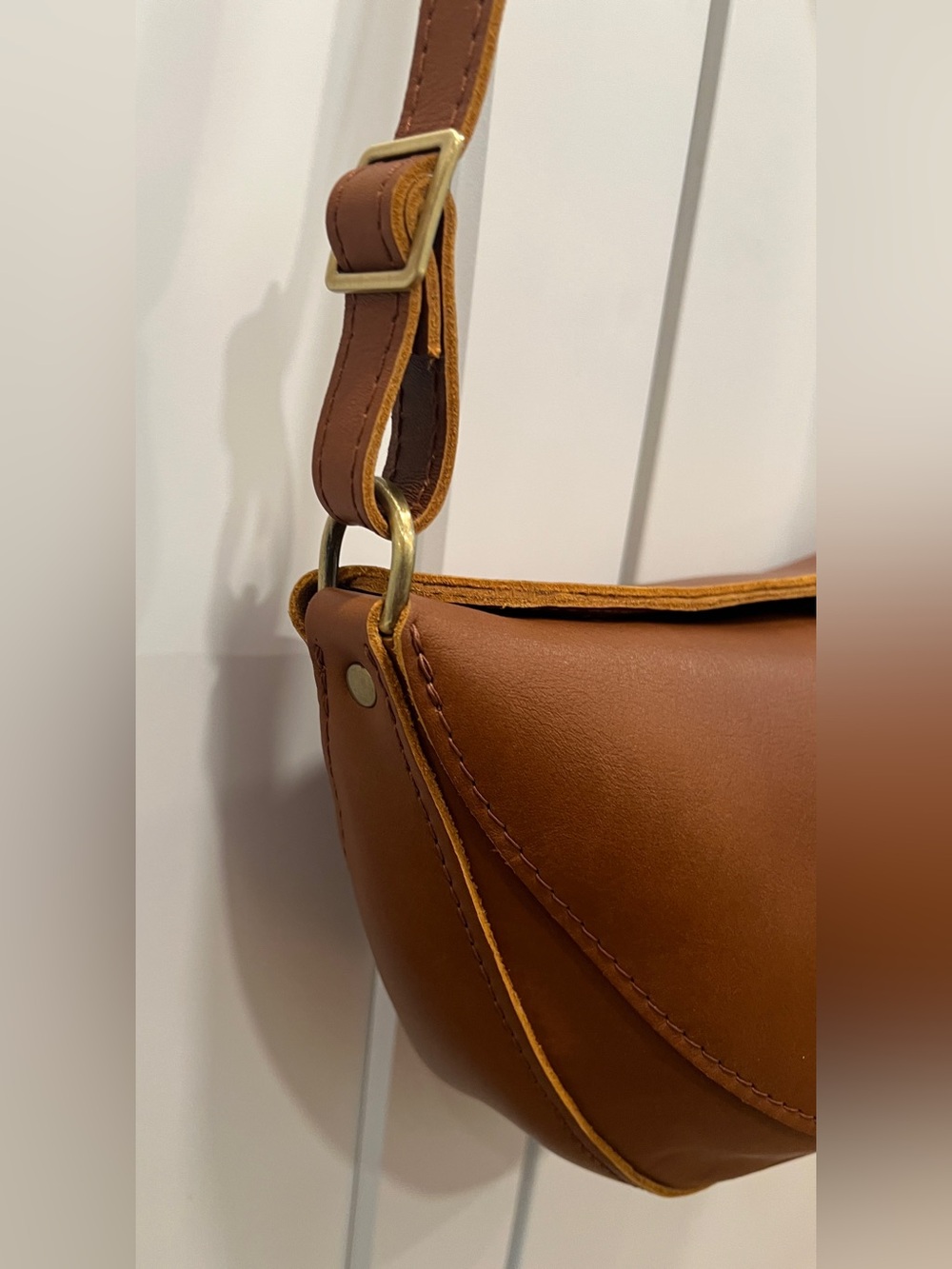 PORTLAND LEATHER GOODS MEDIUM KOALA SLING BAG, HONEY, *LIKE NEW* - Picture 6 of 15